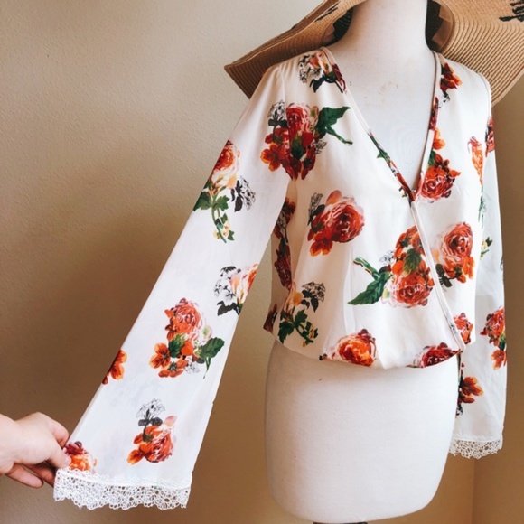 Floral Cropped Top with Bell Lace Sleeve - Picture 5 of 8